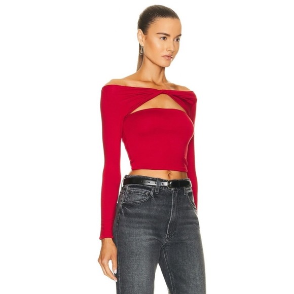 SER.O.YA Red Off-Shoulder Crop Top - Picture 2 of 8
